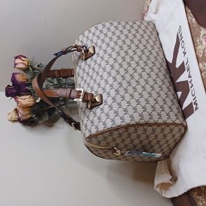 NWT MICHAEL KORS Large Duffle bag and dustbag